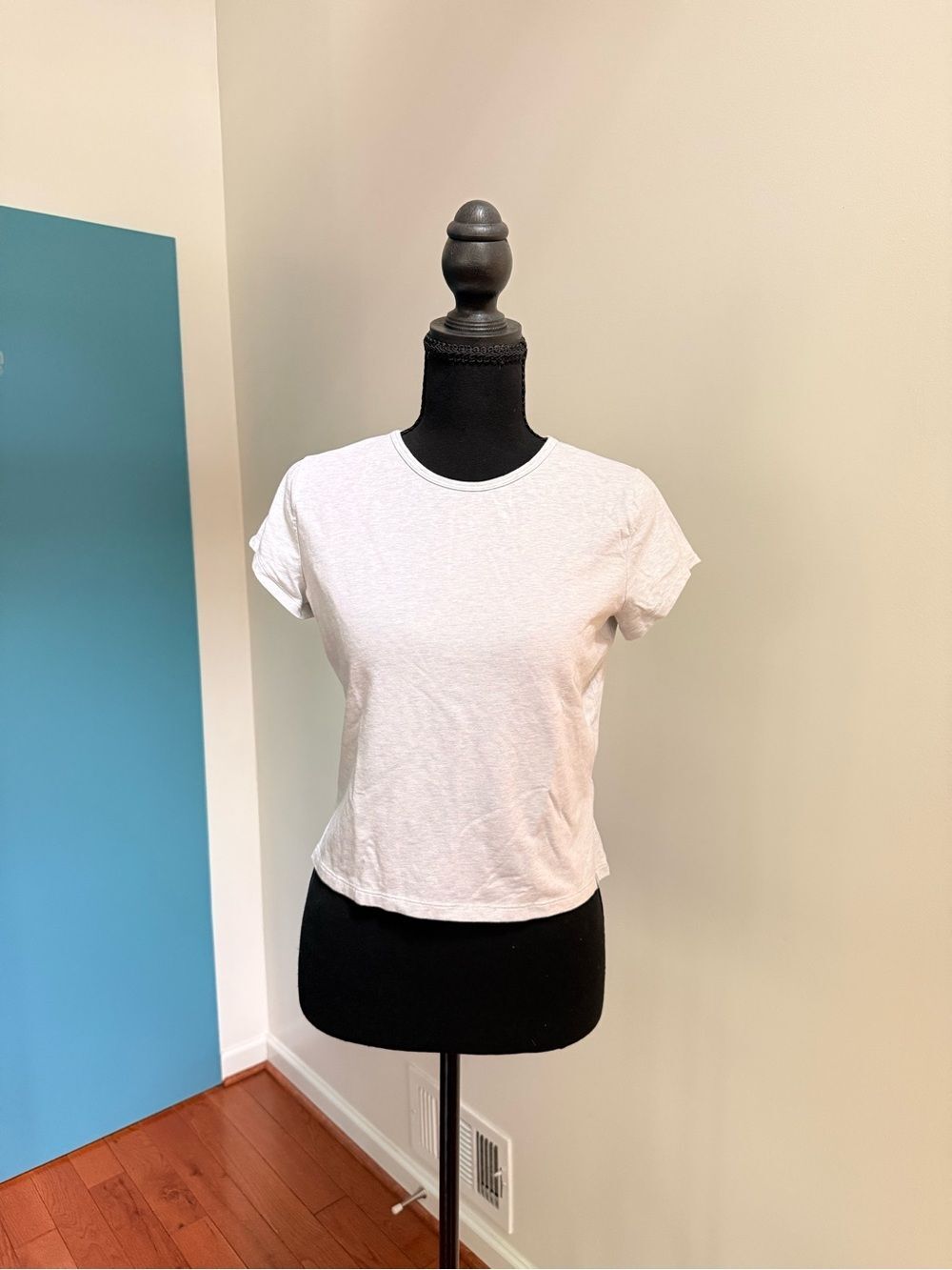 3/$25 Athleta Grey (space dye) Crewneck Girls T XXL